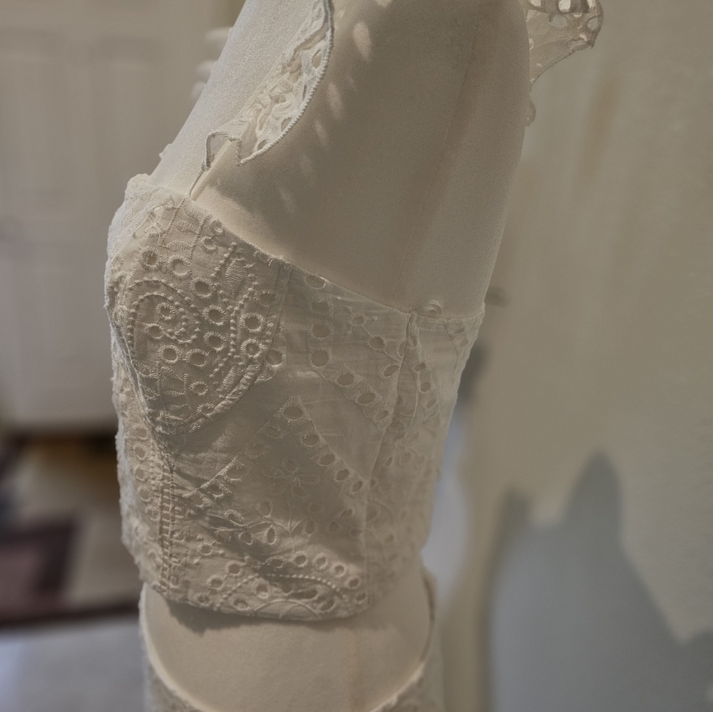 **NWOT** Beautiful White Skirt & Top Set M - Picture 6 of 7